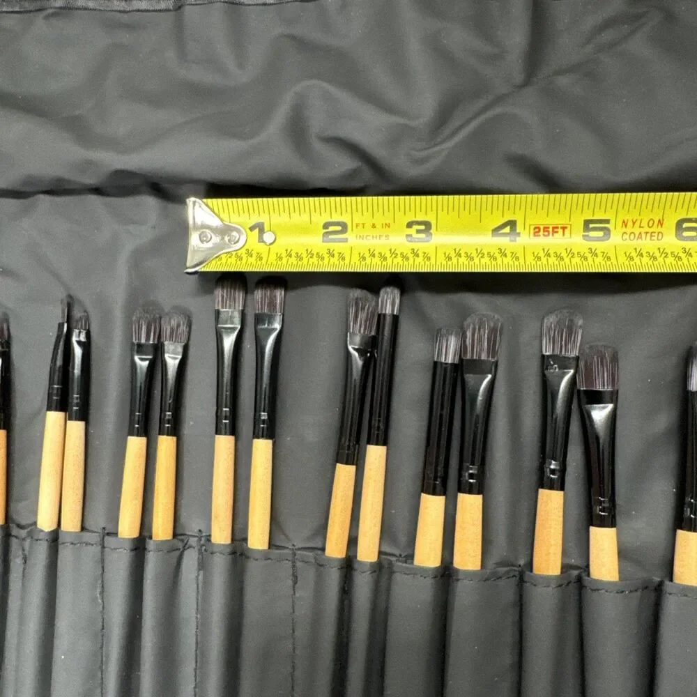 32 Piece Makeup Brush Set With Carrying Case